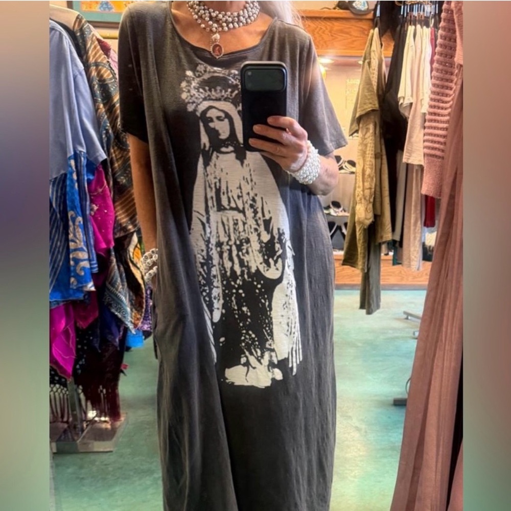 Magnolia Pearl style Gray Graphic Tshirt dress - Picture 2 of 6